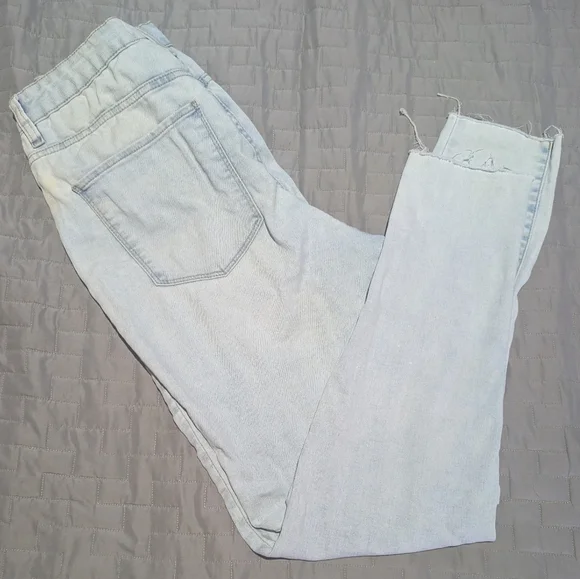 Refuge Women's Light Blue High Rise Jeans - Picture 6 of 7